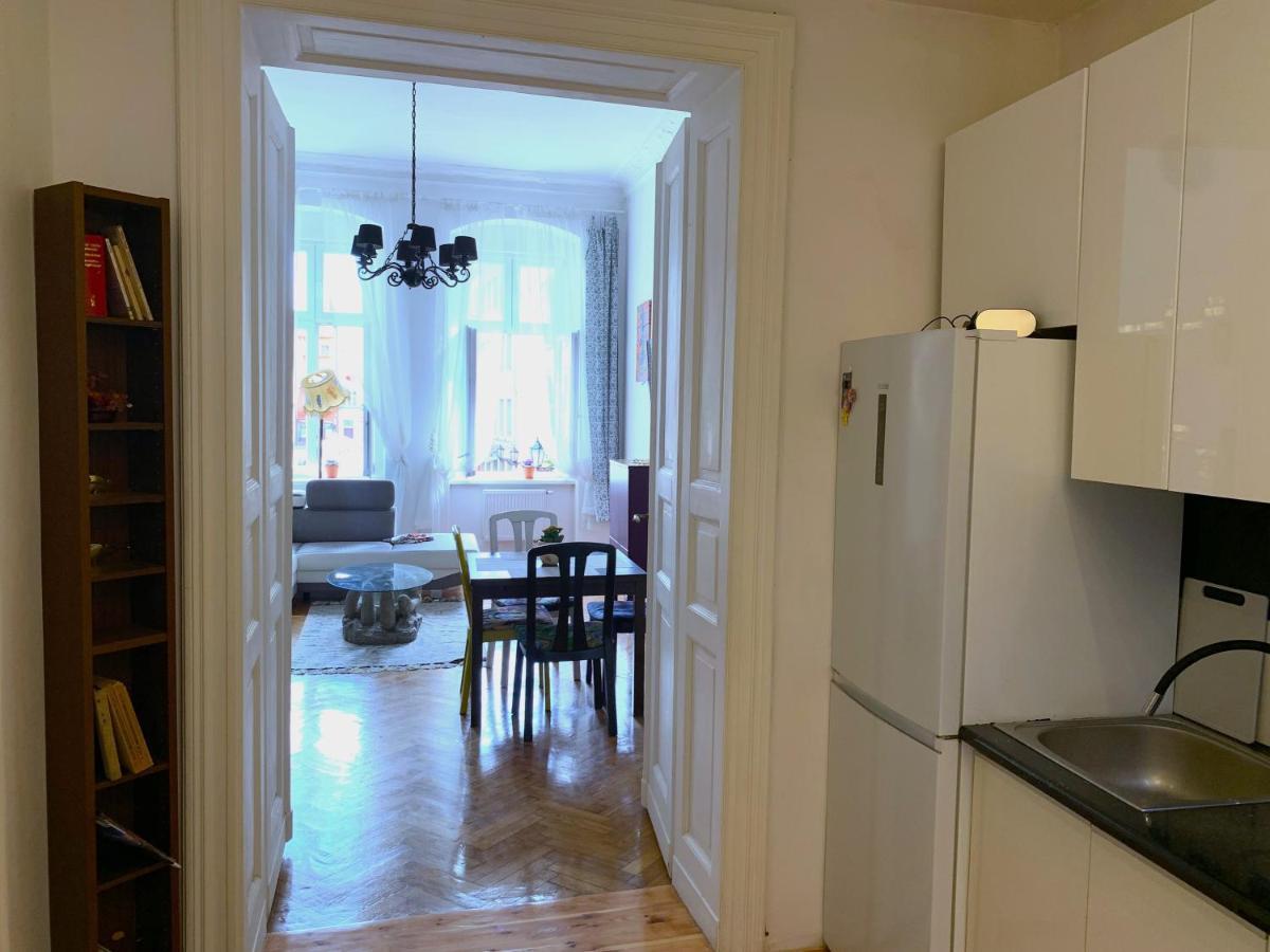 Rynekart Apartment *